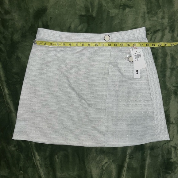 NWT Lily Star white and silver midi wrap skirt - Picture 4 of 6